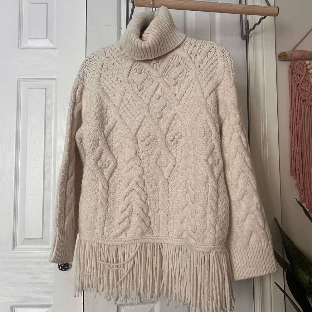 Zara Sweater - Picture 1 of 3